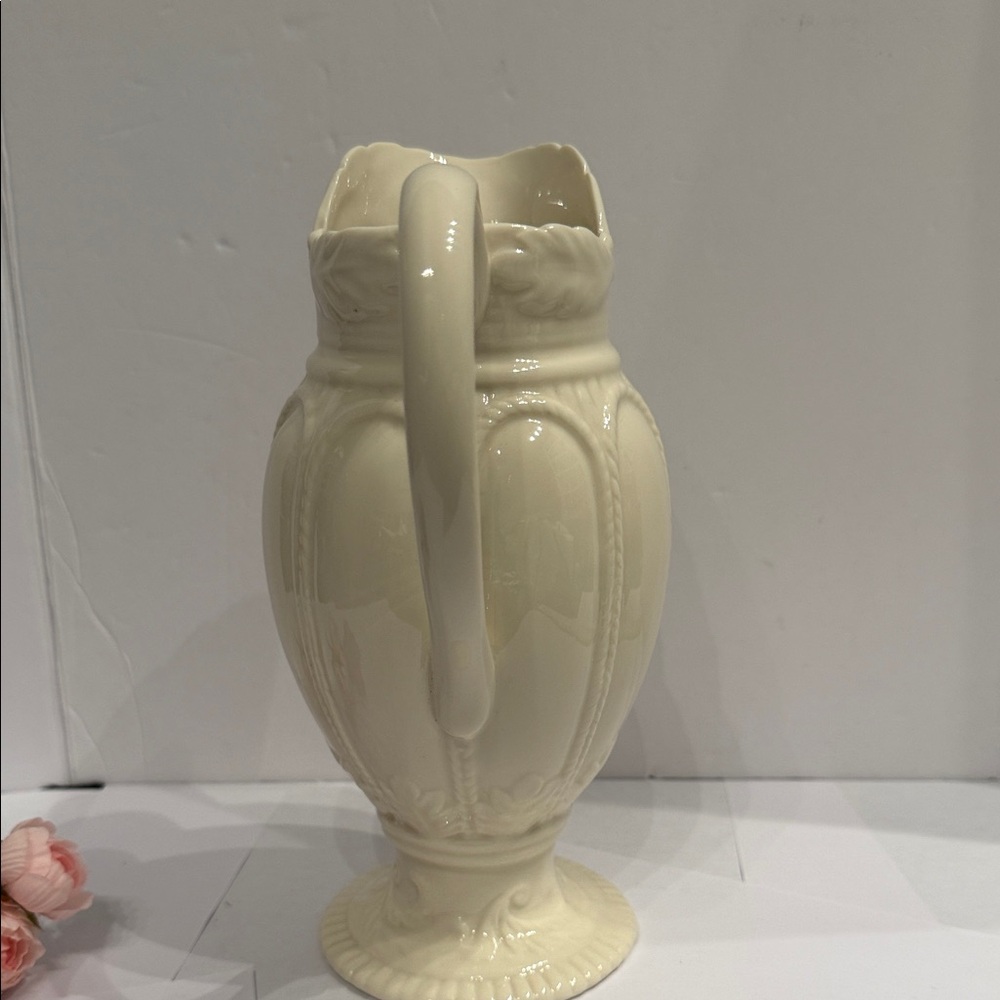 Two's Company vintage pitcher jug vase 9 inch cream color porcelain - Picture 9 of 10